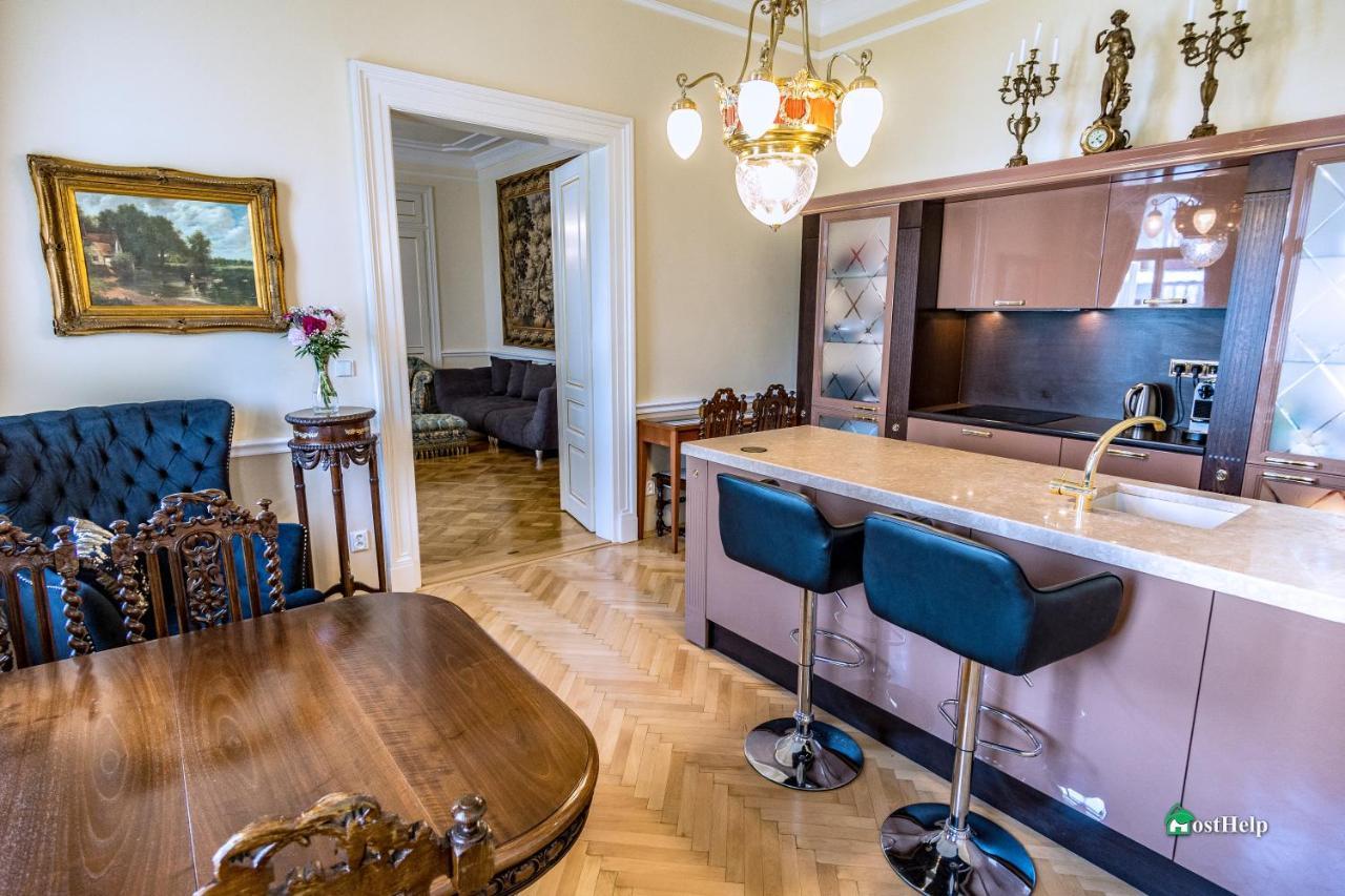 Villa With Hot-Tub, Terrace And Garden, Wenceslass Square Prague Luaran gambar
