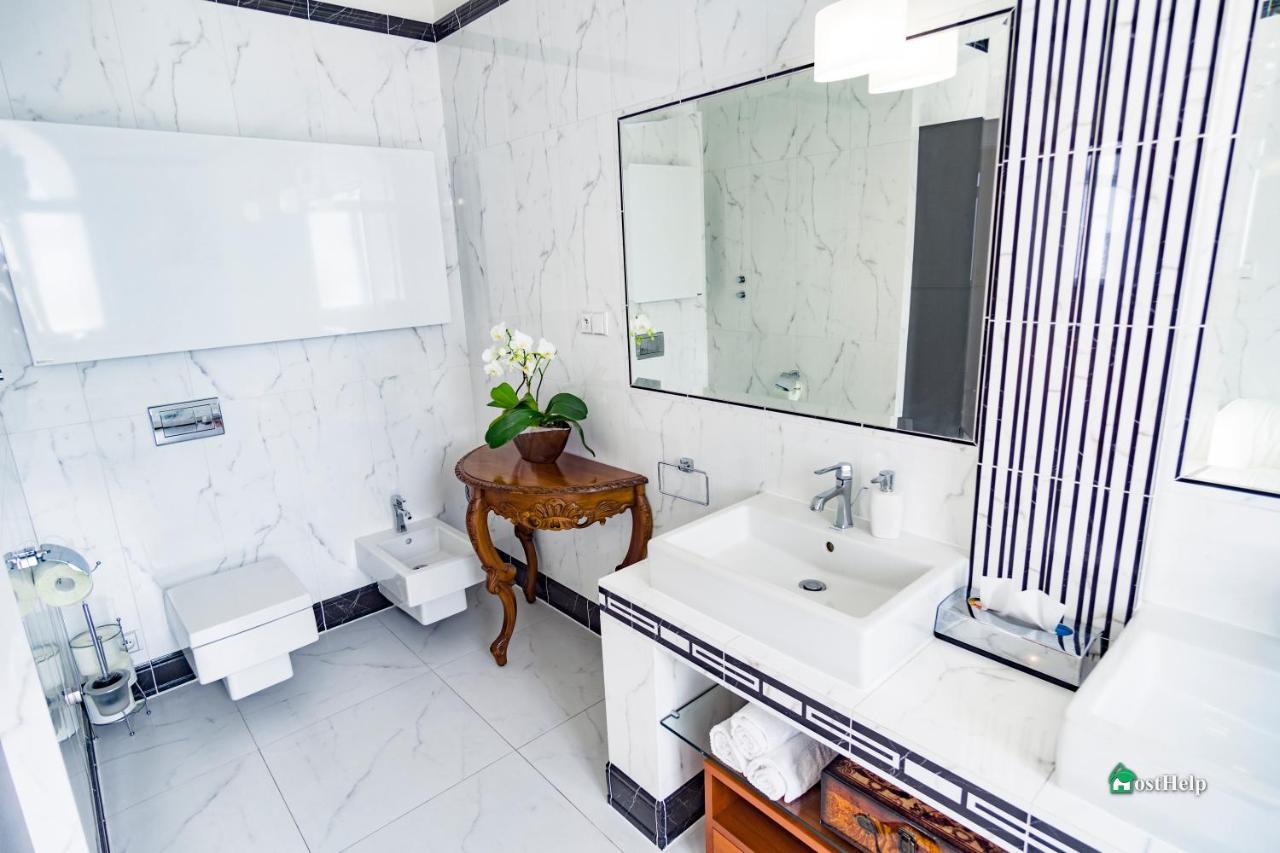 Villa With Hot-Tub, Terrace And Garden, Wenceslass Square Prague Luaran gambar
