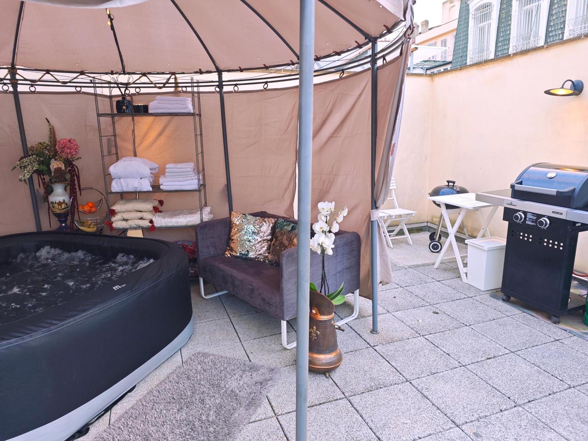 Villa With Hot-Tub, Terrace And Garden, Wenceslass Square Prague Luaran gambar