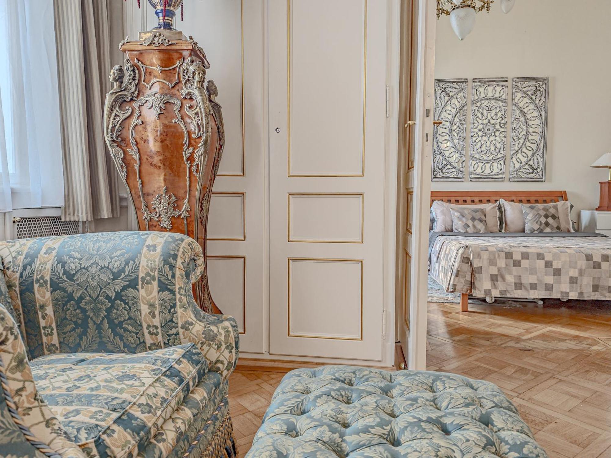 Villa With Hot-Tub, Terrace And Garden, Wenceslass Square Prague Luaran gambar
